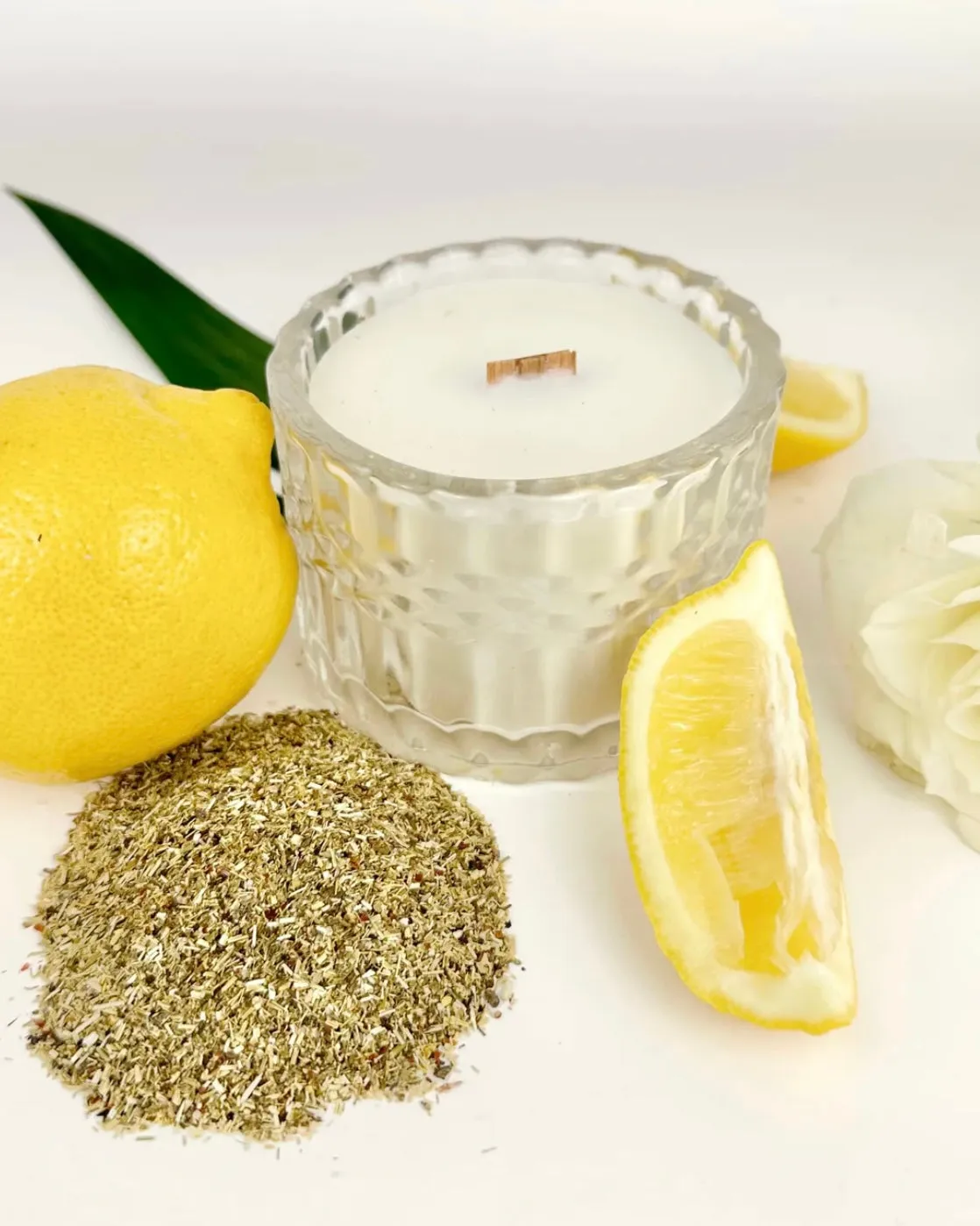 Aroma Avenue Candle- White Tea & Sage